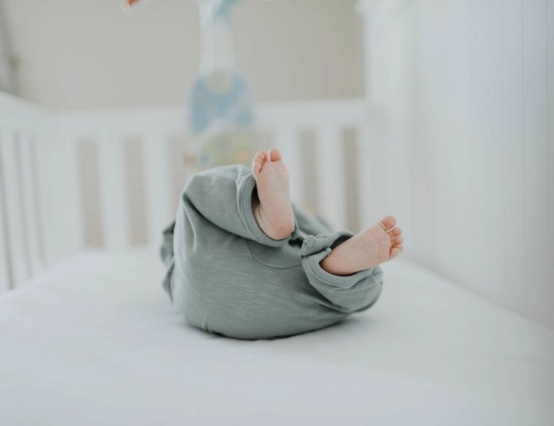 Le réducteur de lit bébé : comment ça marche ?
