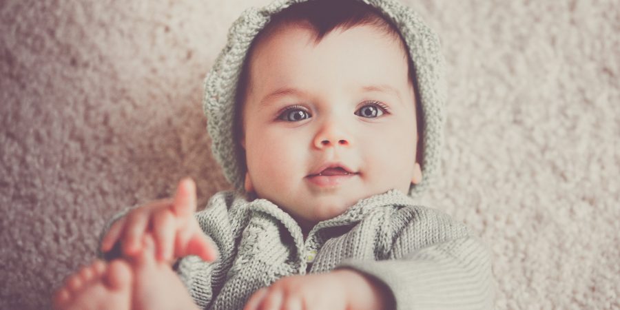 Pourquoi mettre un bandeau à votre bébé est une très mauvaise idée 